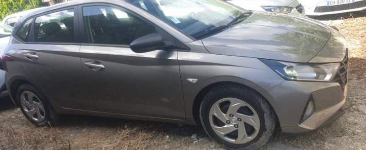 Voiture disponible pour location Marie-Galante